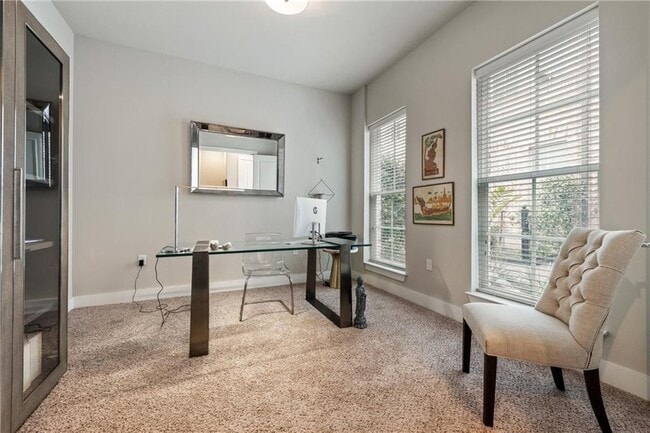 Building Photo - 1305 Town Creek Dr