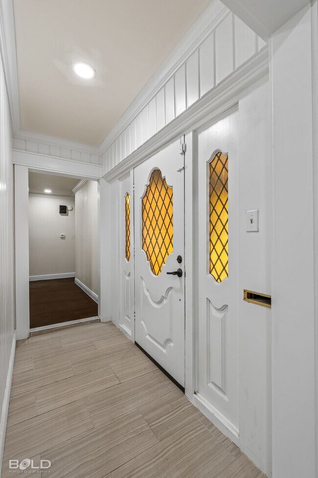 Building Photo - 1606 Joy Dr