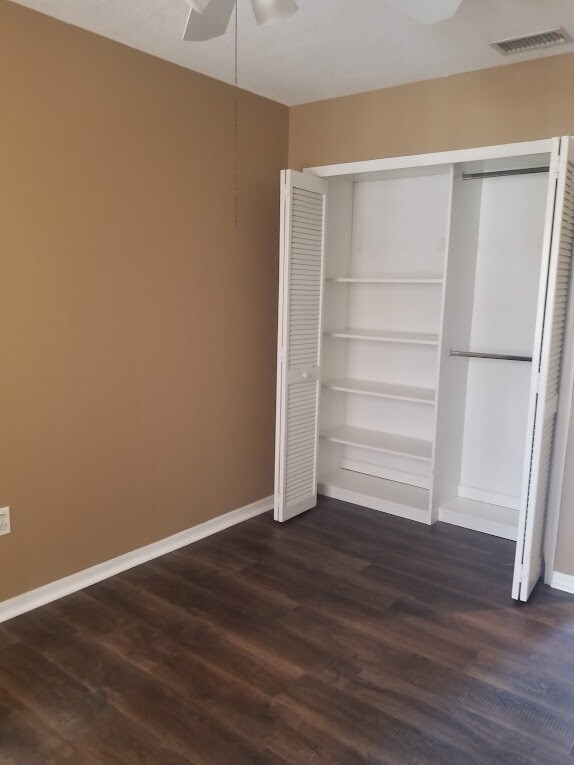 3rd bedroom closet - 2908 Shannon Cir