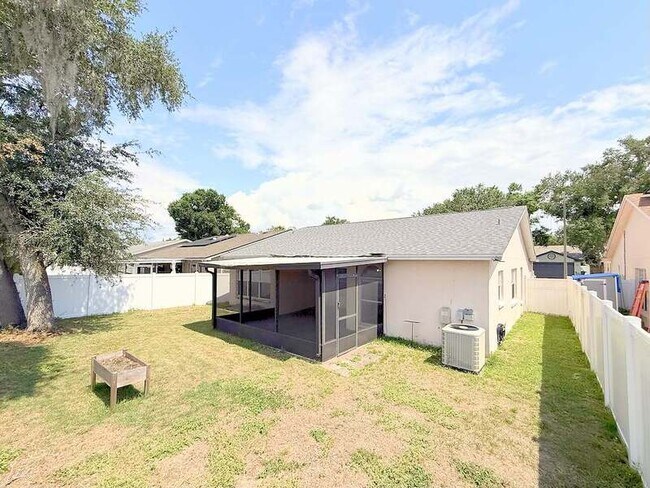 Building Photo - 1118 Hardwood Dr