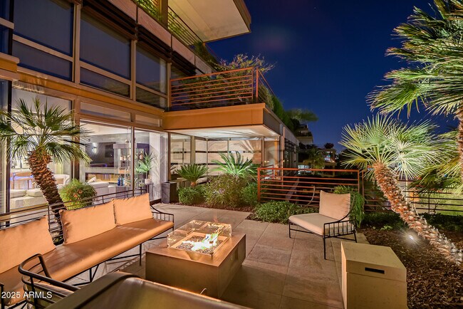 Building Photo - 7167 E Rancho Vista Dr