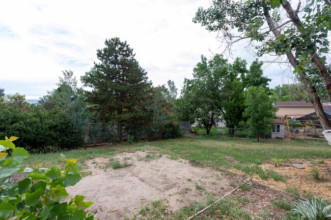 Building Photo - Stunning Ranch Style Home in East Colorado...