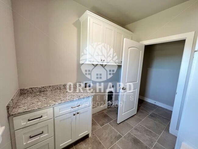 Building Photo - Tontitown- Single-Family Home- Spacious Ke...