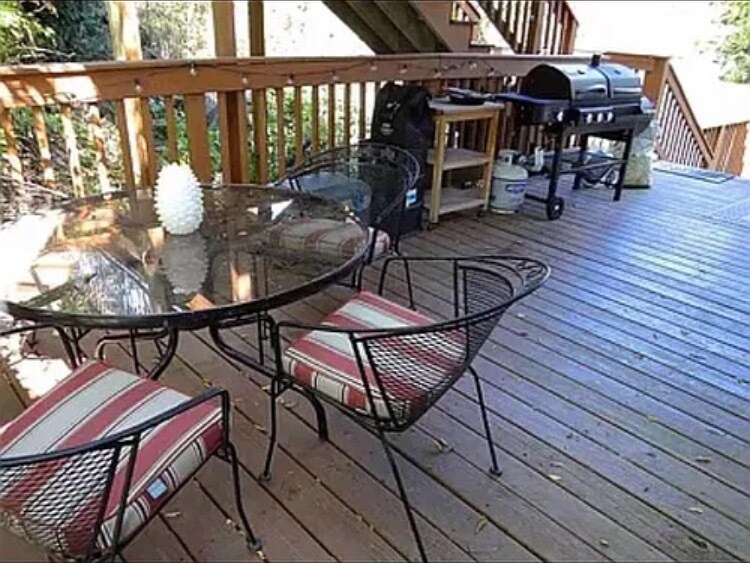 Building Photo - 12 Portland Ave