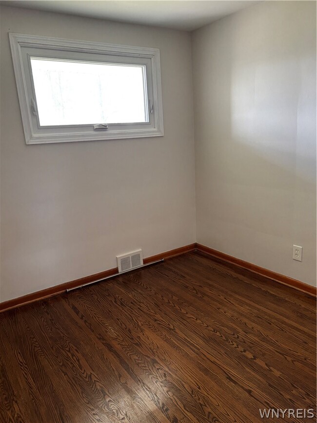 Building Photo - 42 Kerr Ave