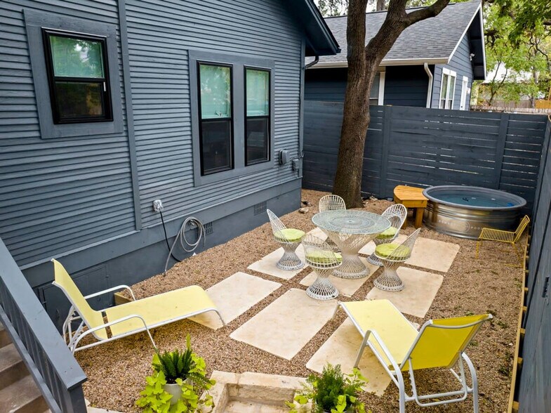 Building Photo - 1804 Brackenridge St