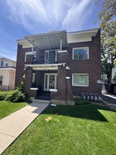 Building Photo - 732 S 900 E