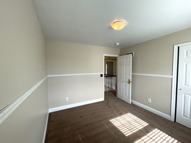 Building Photo - 4823 Vista Ridge Dr