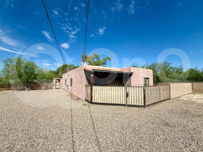 Building Photo - 4009 N Stone Ave