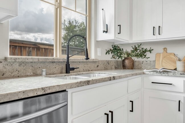 Building Photo - Newer Home on Large Corner Lot with Lots of Natural Light!