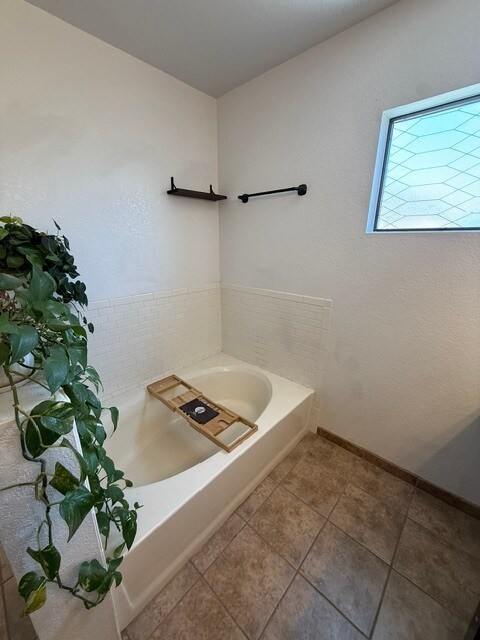 Building Photo - FOR RENT