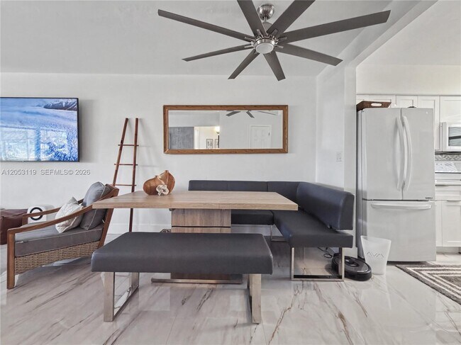 Building Photo - 5301 Ocean Terrace