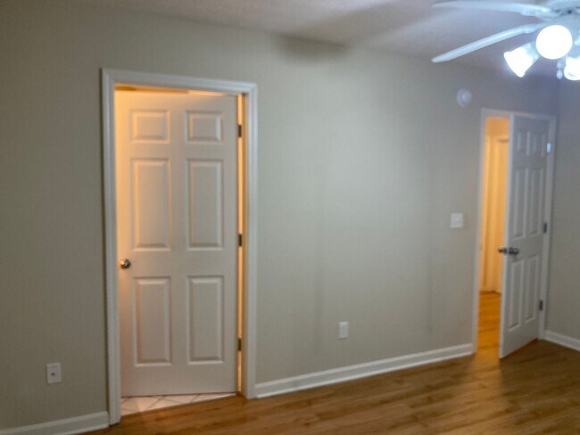 Building Photo - 106-A Walnut Trace Circle