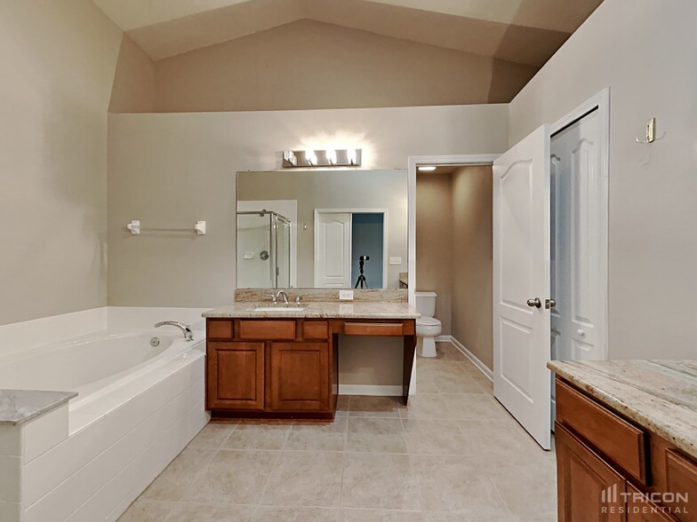 Building Photo - 30342 Grymes Dr