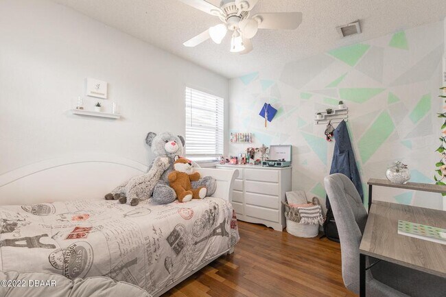 Building Photo - 1509 3rd St