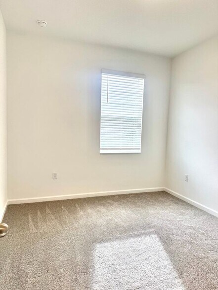 Building Photo - 879 Shumard Wy