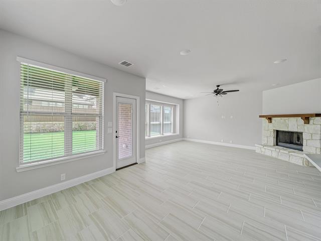 Building Photo - 2905 Parkwood Cir