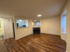 Building Photo - 821 Kaiser Rd NW