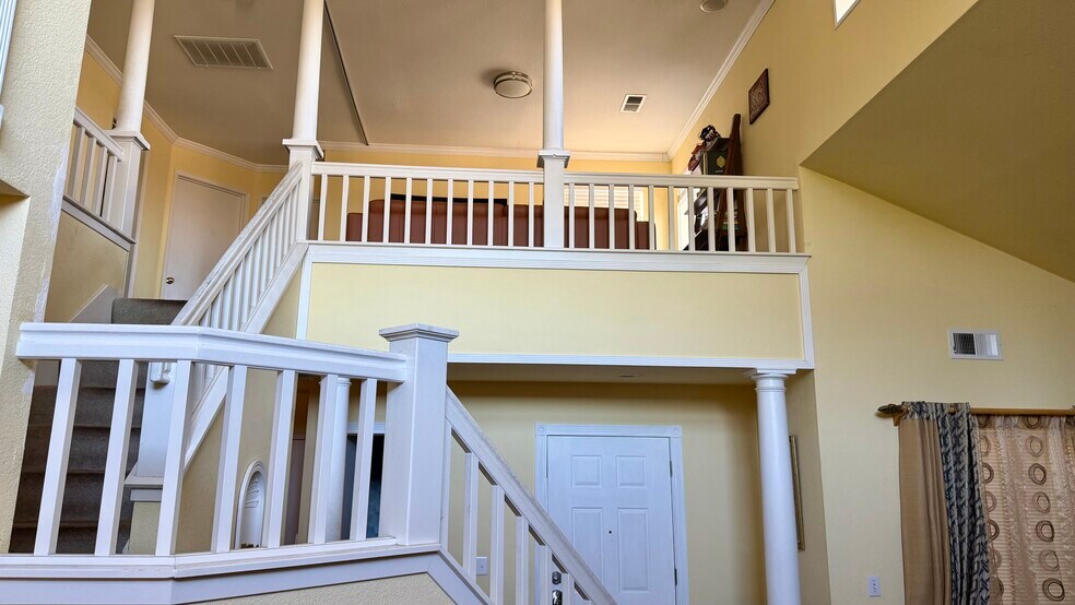 Building Photo - 752 Vinca Ct