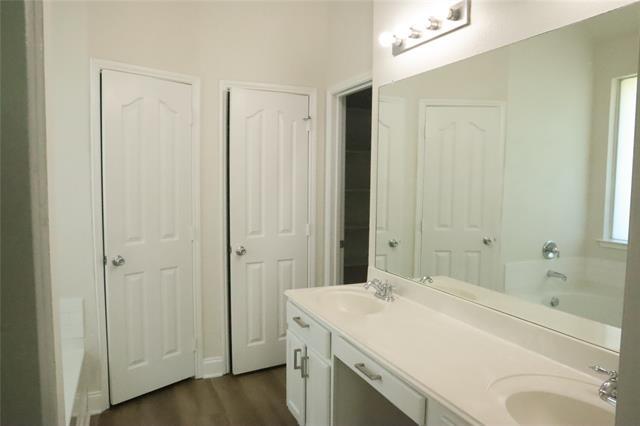 Building Photo - 1121 Golden Eagle Ct