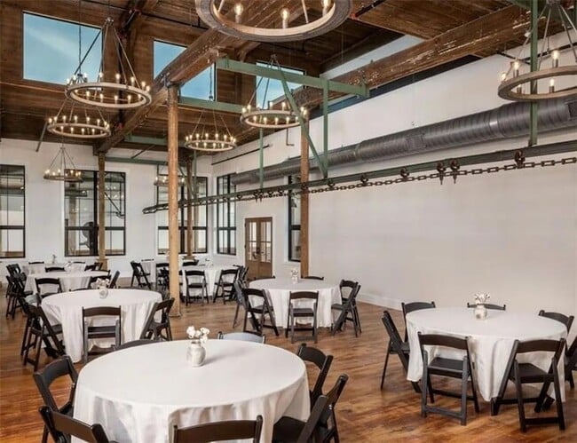 Building Photo - 200 Barrett St