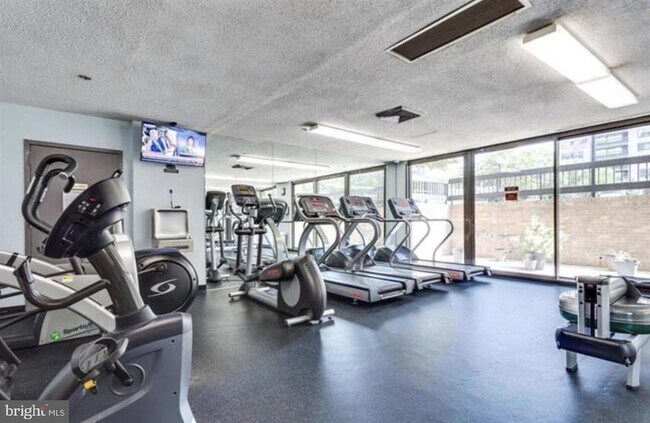 Building Photo - 5501 Seminary Rd