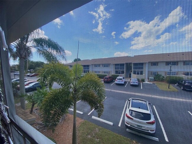Building Photo - 1656 Sunny Brook Ln