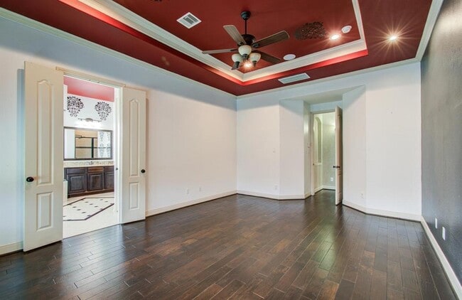 Building Photo - 4203 Scenic Valley Ln