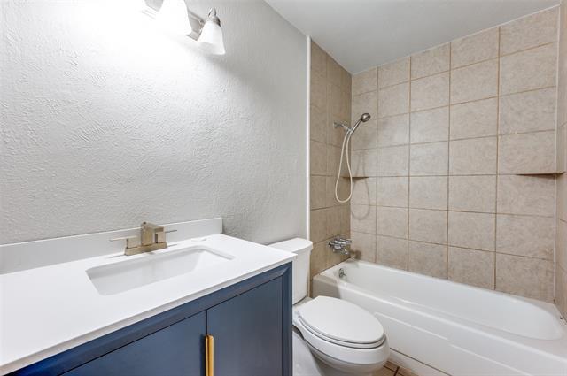 Building Photo - 8514 Sikorski Ln