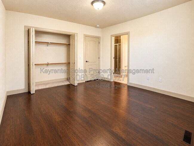 Building Photo - 1262 E Winding Creek Dr
