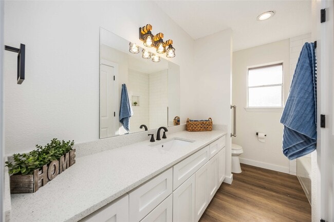 Building Photo - 12418 A Bar Dr