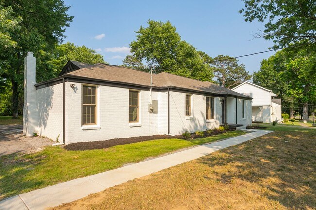 Building Photo - 1229 Berwick Trail