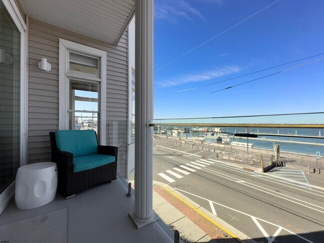 Building Photo - 9416 Amherst Ave