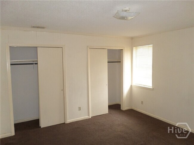 Building Photo - 203 W 58th St