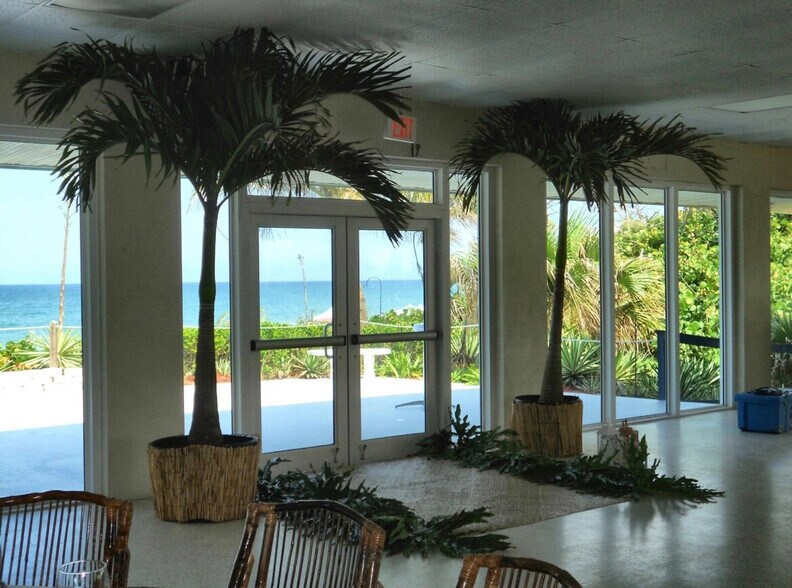 Building Photo - 10851 S Ocean Dr