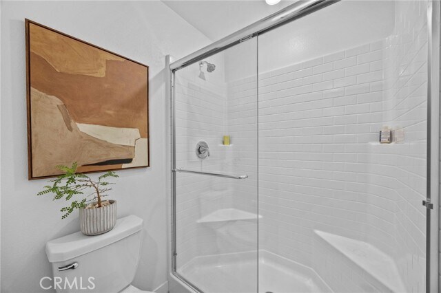 Building Photo - 323 Adela