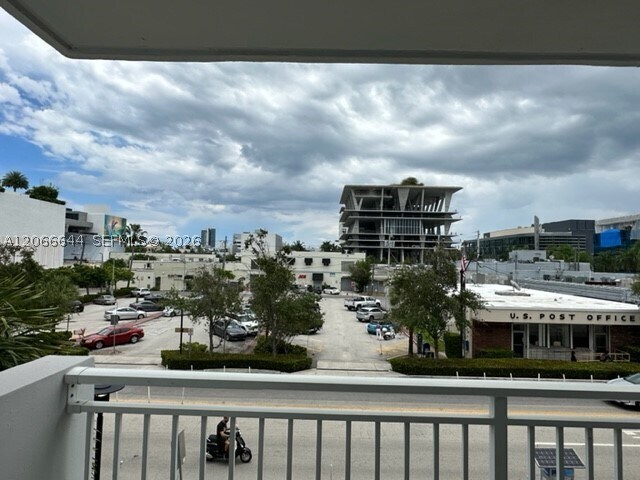 Building Photo - 1666 West Dr