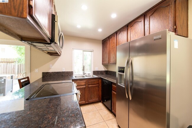 Building Photo - 3600 Kobias Ct