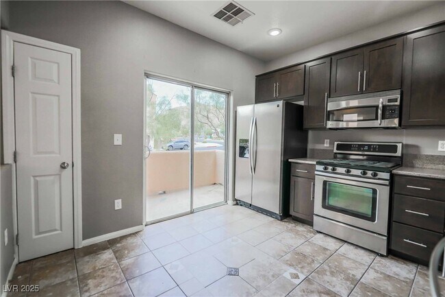 Building Photo - 10633 W Double Spring Ct