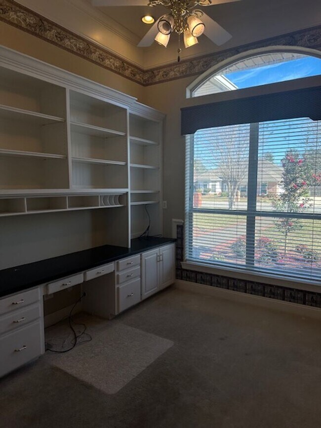 Building Photo - Fabulous Home in Gulf Breeze