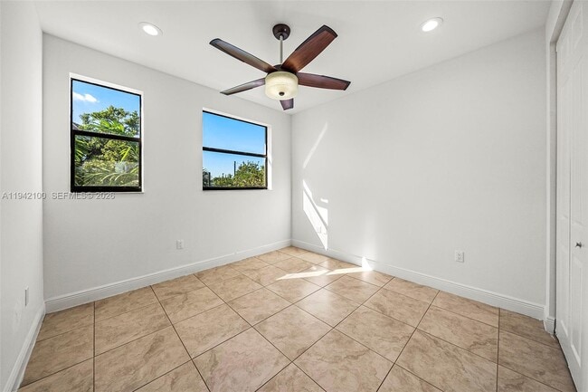 Building Photo - 1730 Thomas St