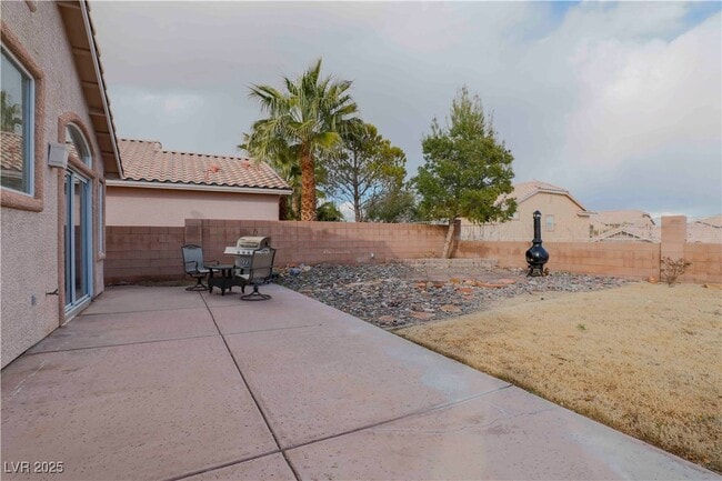 Building Photo - 304 Silver Castle St