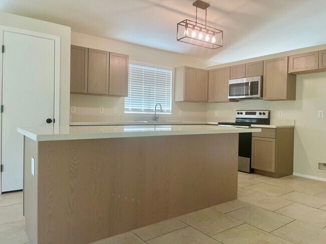 Building Photo - Beautiful remodeled 4 bedroom home!