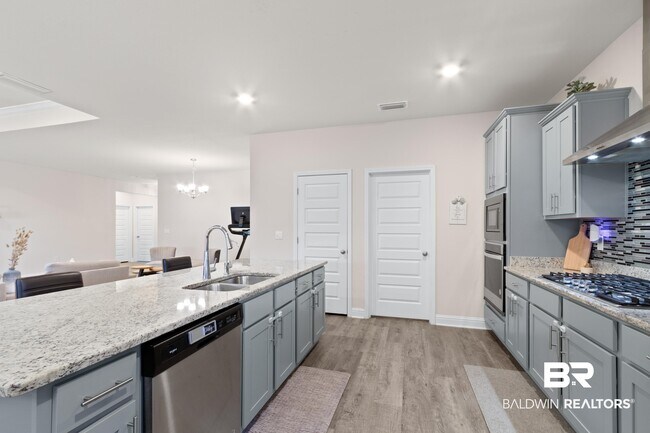 Building Photo - 9426 Diamante Blvd