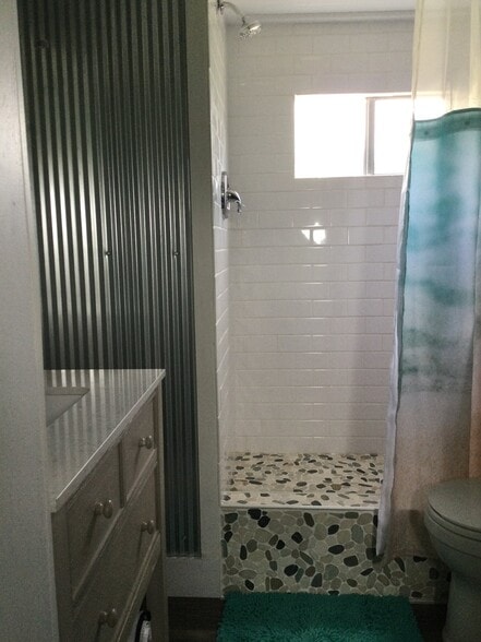 Building Photo - 15 Albees