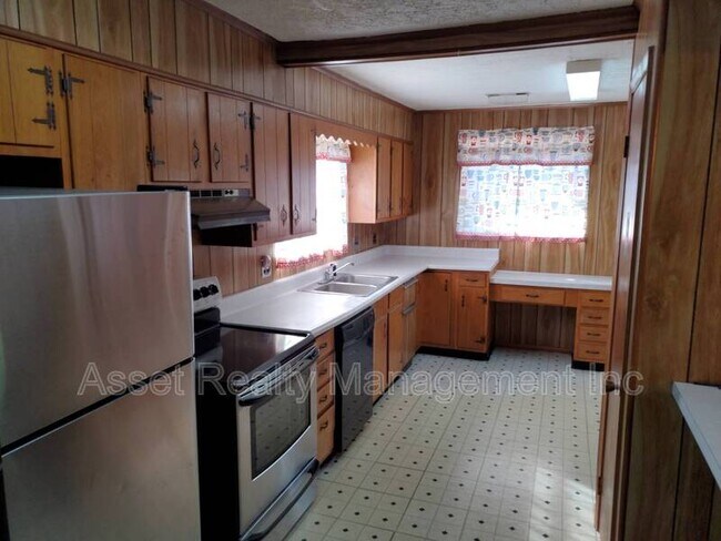 Building Photo - 102 Eastwood Dr