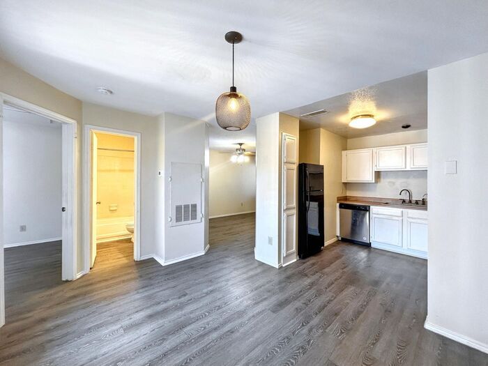 Building Photo - 1730 Timber Ridge Rd