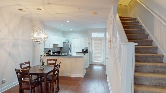 Building Photo - Dilworth Townhome For Rent