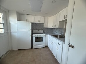 Building Photo - 2820 NE 201st Terrace