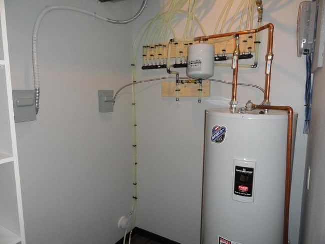 Building Photo - 1515 Ohana Ave